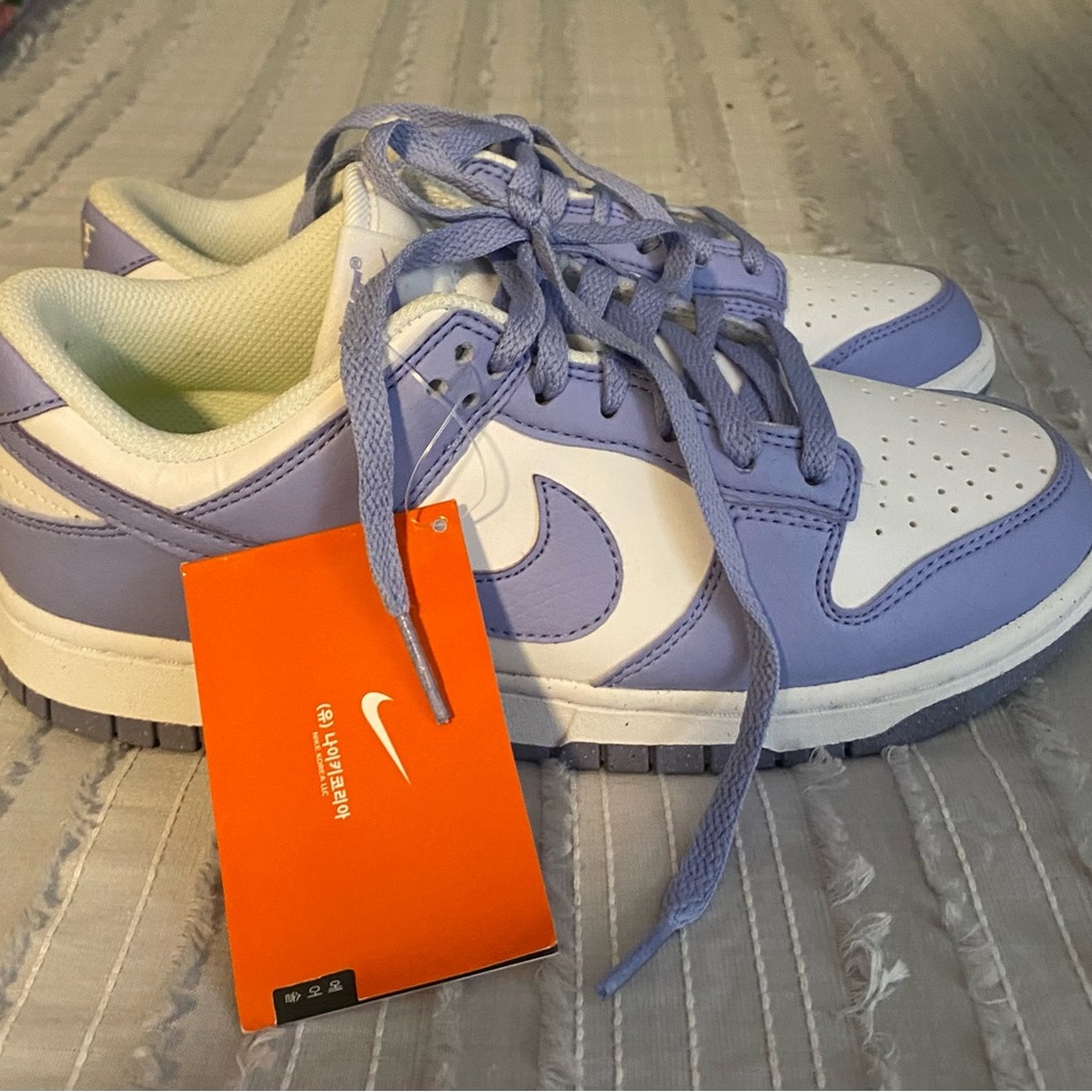 7.5 women’s brand new -stock X Nike dunk low (lilac) with box